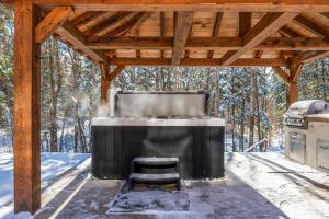 Φωτογραφία από το άλμπουμ του Fiddler Lake Resort - Bear 14 σε Mille-Isles