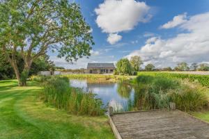 ボストンにあるLadybirdの川橋