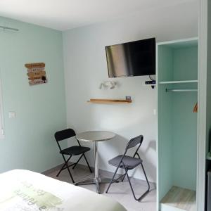 Η κουζίνα ή μικρή κουζίνα στο Studio charmant près de Notre-Dame-des-Millières