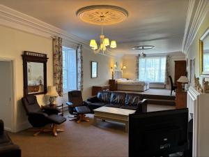 Khu vực ghế ngồi tại Trehellas House Hotel & Courthouse restaurant