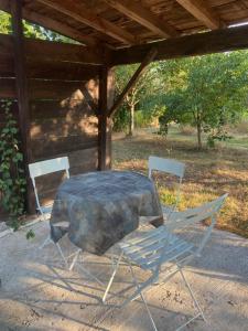 Κήπος έξω από το La Colline aux Licornes +41 φωτογραφίες