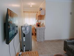 Photo de la galerie de l'établissement Royal Stay, à Kira