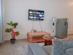 Photo de la galerie de l'établissement Royal Stay, à Kira