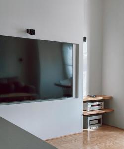 Μια τηλεόραση ή/και κέντρο ψυχαγωγίας στο Byteček by Homester +18 φωτογραφίες