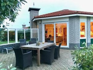 Το κτήριο όπου στεγάζεται  η βίλα