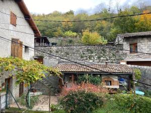 Το κτήριο όπου στεγάζεται  το διαμέρισμα