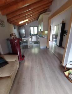 Kuchyň nebo kuchyňský kout v ubytování casa vacanze LA CA Del Cunfec + 14 fotografií