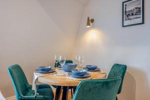 Χώρος καθιστικού στο The Loft at 2 Bath Street +16 φωτογραφίες