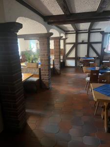 Εστιατόριο ή άλλο μέρος για φαγητό στο Goldener Anker Gasthof & Pension