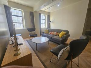 Posezení v ubytování Designer 1 bedroom Vacation Rental Cape Town