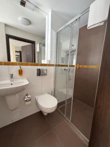 Ένα μπάνιο στο Eclipse Budget Rooms