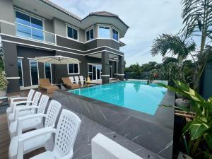 Πισίνα στο ή κοντά στο Chillax Poolvilla Songkhla