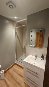 Koupelna v ubytování Modern 1 bed Apartment close to Campbeltown