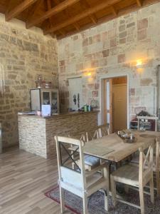 Η κουζίνα ή μικρή κουζίνα στο Evdokia Old Town Hotel +4 φωτογραφίες