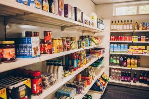 Σούπερ μάρκετ ή άλλα καταστήματα σε αυτή η παραθεριστική κατοικία ή εκεί κοντά