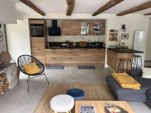 Kuchyň nebo kuchyňský kout v ubytování 351 - Authentique longère près de la côte