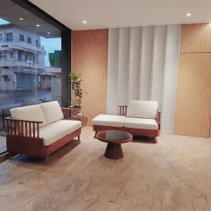 Χώρος καθιστικού στο The Sapphire Hotel