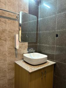 Ένα μπάνιο στο Hotel Abline Rishikesh