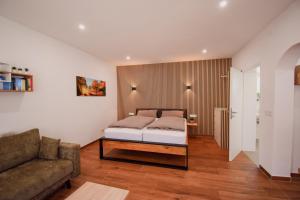 Postel nebo postele na pokoji v ubytování Bicycle Lodge