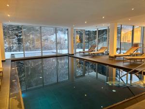 Πισίνα στο ή κοντά στο Luxurious 3 bed, 3 bath Apmt w Pool