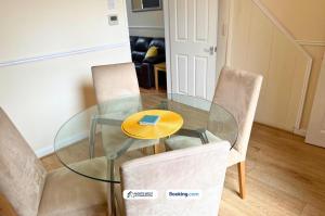 Posezení v ubytování 2 Bedroom House in St Helens Near M6 with Free Parking + 1 fotografie