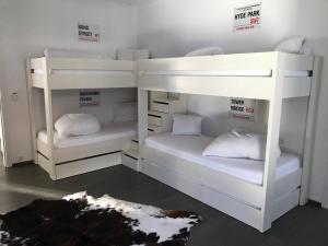 Ένα ή περισσότερα κρεβάτια σε δωμάτιο στο Luxurious 3 bed, 3 bath Apmt w Pool +10 φωτογραφίες