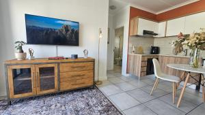 Η κουζίνα ή μικρή κουζίνα στο Luxury Apartment in Somerset West
