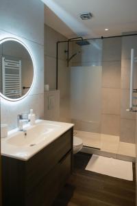 Fotografie z fotogalerie ubytování Luxury Airport Studio with Balcony Cozy & Modern v destinaci Chişinău