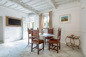 Μια τηλεόραση ή/και κέντρο ψυχαγωγίας στο Domus Nannini SPA - L' Arco di Matteotti