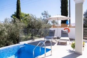 Πισίνα στο ή κοντά στο Giardinia Homes, car included