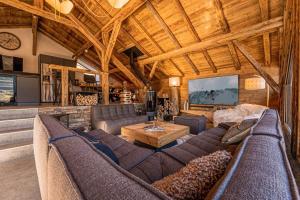 Et opholdsområde på Chalet Louisette luxe, Bain Nordique, 3 Vallées -Navette privée