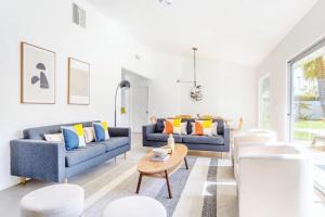 Posezení v ubytování The Horizon Escape 5BR Villa with Private Pool