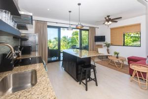 Kuchyň nebo kuchyňský kout v ubytování Seahorse Escape-apartment #4 condo