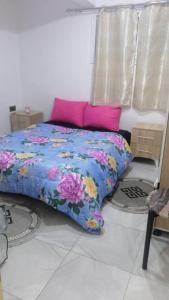 Ένα ή περισσότερα κρεβάτια σε δωμάτιο στο قسنطنة