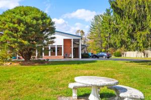 Zahrada ubytování Hotel O Relax Inn Lewisburg near I-64