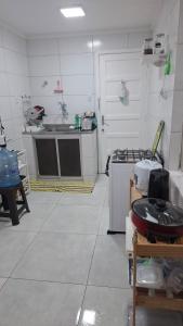 Kuchyň nebo kuchyňský kout v ubytování Complete Apartment with pool and garage COP30