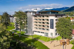 Nespecifikovaný výhled na hory nebo výhled na hory při pohledu z hotelu