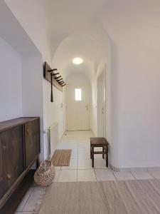 TV a/nebo společenská místnost v ubytování Charmante Altbauwohnung