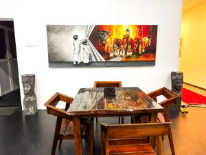 アフンガラにあるAmore Beachの椅子付テーブル