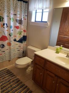 Ванная комната в The Monarch