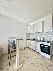 Photo de la galerie de l'établissement Calma Vista Apartments, à Budva