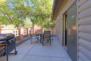 Ban công/sân hiên tại Destination Oak Creek 1 - with private patio +4 ảnh