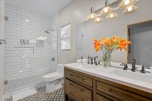 Koupelna v ubytování Adobe Hacienda- Inn Keepers House + 45 fotografií