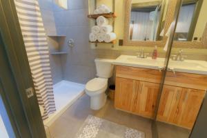 Phòng tắm tại Destination Oak Creek 2 - no patio