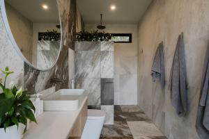 Koupelna v ubytování 8 Paddocks Chalet One