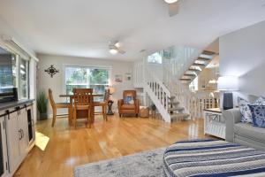 TV/trung tâm giải trí tại Tropical Treehouse - By SkyRun Anna Maria +53 ảnh