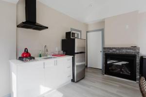 Η κουζίνα ή μικρή κουζίνα στο 3-Bedroom Cottage #7 - Austrian Pine +12 φωτογραφίες