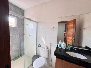 Koupelna v ubytování Casa J&L + 14 fotografií