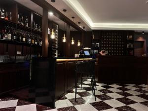 Ο χώρος του lounge ή του μπαρ στο Palazzo Roma- Luxury Leading Hotels +67 φωτογραφίες