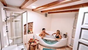 Hosté ubytování Vista mercatini -Jacuzzi- 100mq deluxe x 6persone + 28 fotografií